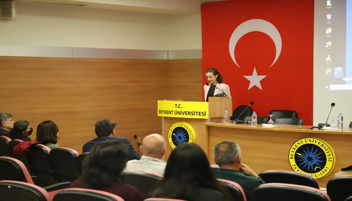 İngilizce Mütercim ve Tercümanlık Bölümü Dünya Çeviri Gününü Bir Etkinlikle Kutladı